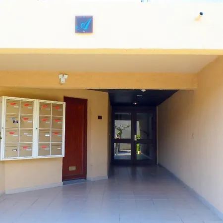 T2 With Private Garden