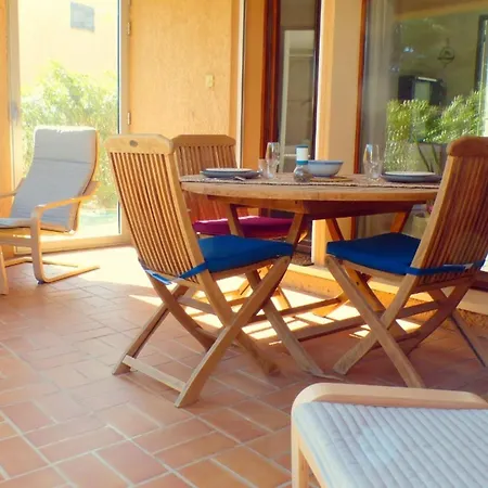T2 With Private Garden Sanary-sur-Mer