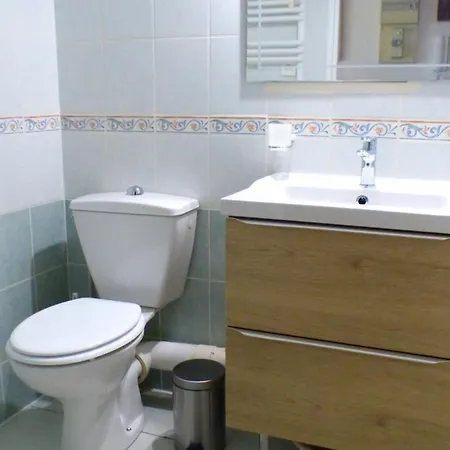 T2 With Private Garden