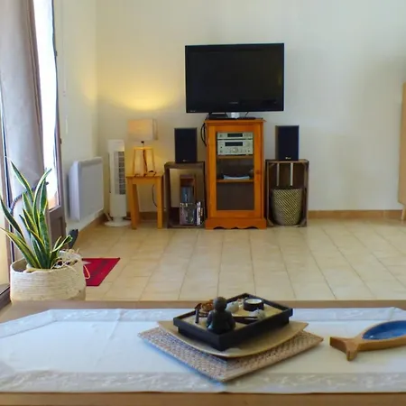 Apartamento T2 With Private Garden *