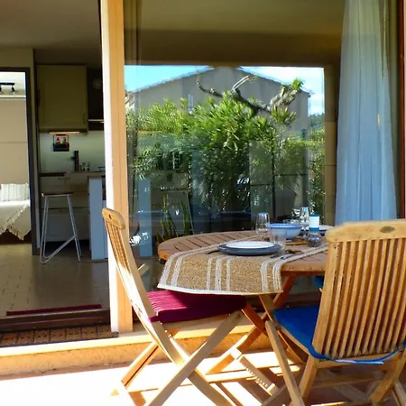 Apartamento T2 With Private Garden *