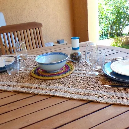 T2 With Private Garden Sanary-sur-Mer
