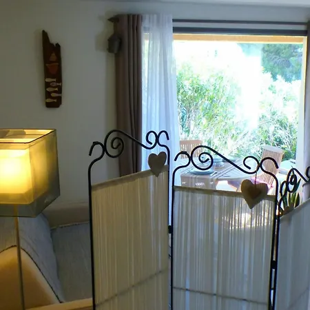 Apartamento T2 With Private Garden Sanary-sur-Mer